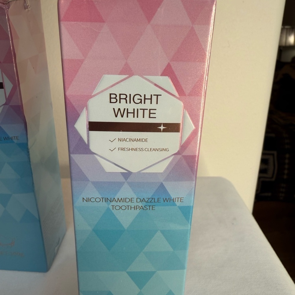 NIB BRIGHT WHITE Niacinamide TEETH WHITENING TOOTHPASTE - TWO IN LOT